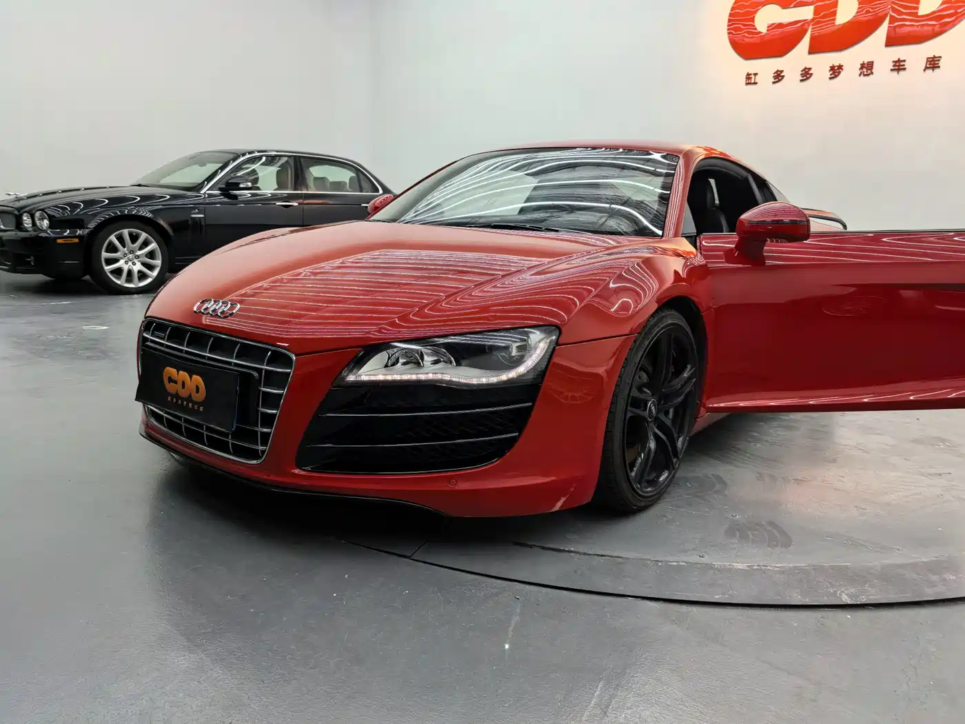 Audi R8 2010 5.2 FSI quattro фото 22