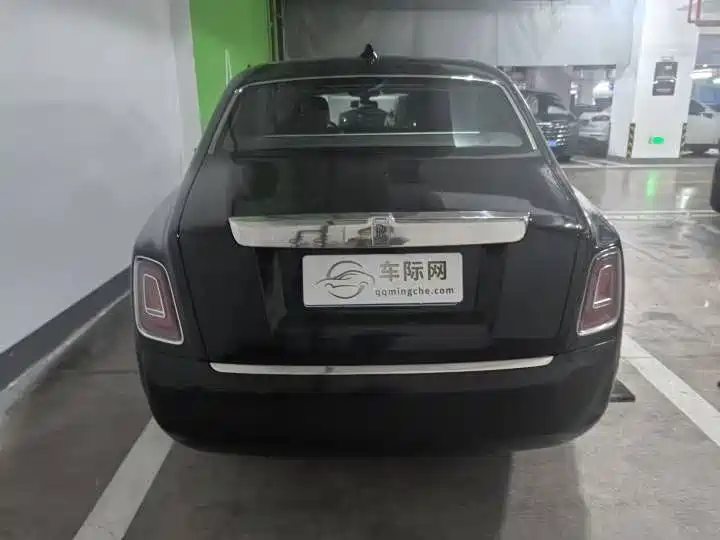 ROLLS-ROYCE PHANTOM