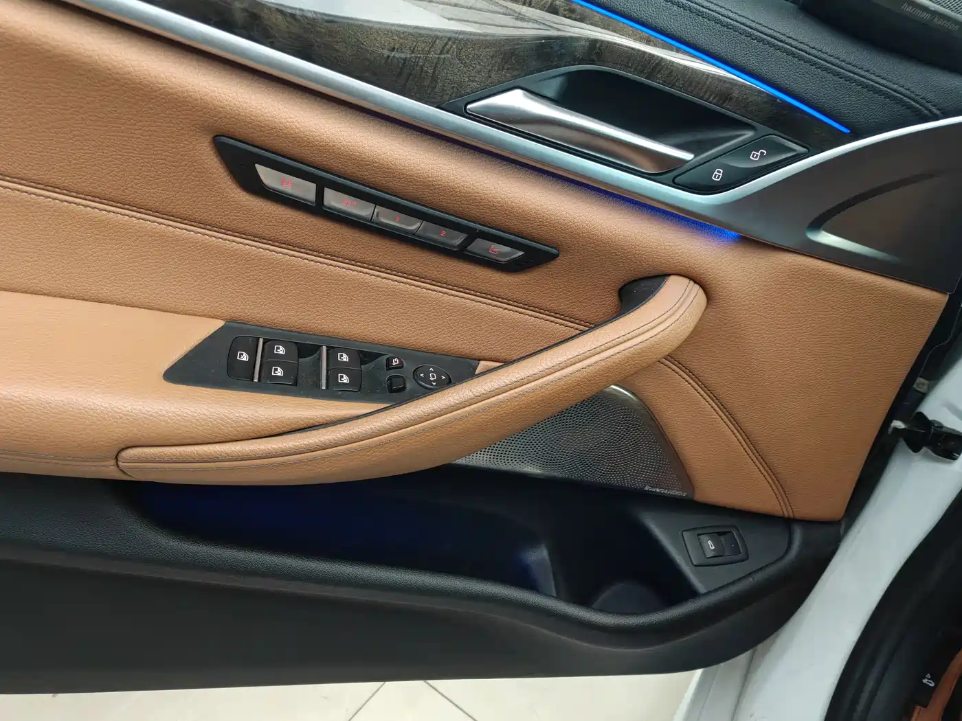 BMW 5 Series 2018 530Li Premium M Sport Package фото 8