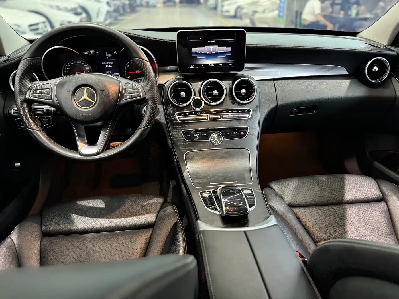 Mercedes-Benz C-Class 2015 Facelift C 200 L Sport фото 17