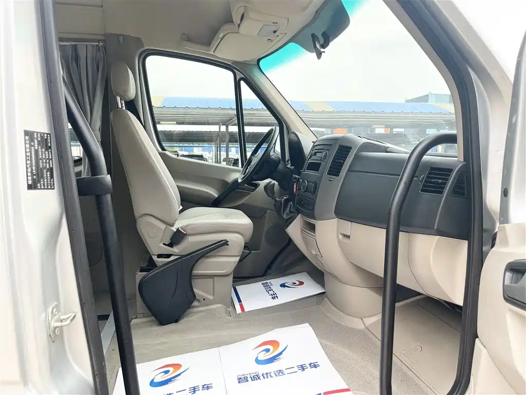 Mercedes-Benz Sprinter 2012 2.1T Jialu Long Wheelbase фото 5