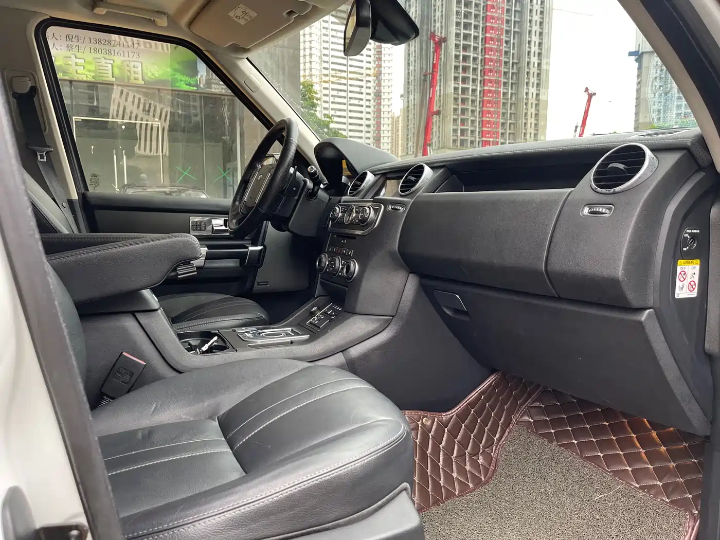 Land Rover Discovery 2014 3.0 SC V6 SE фото 6