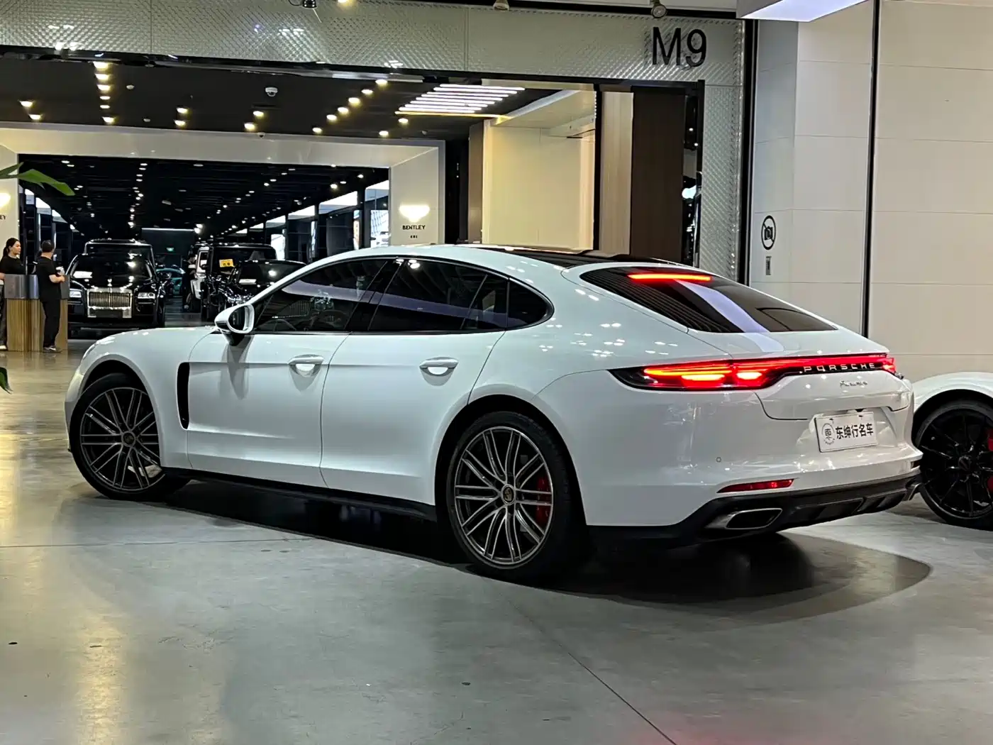 PORSCHE PANAMERA