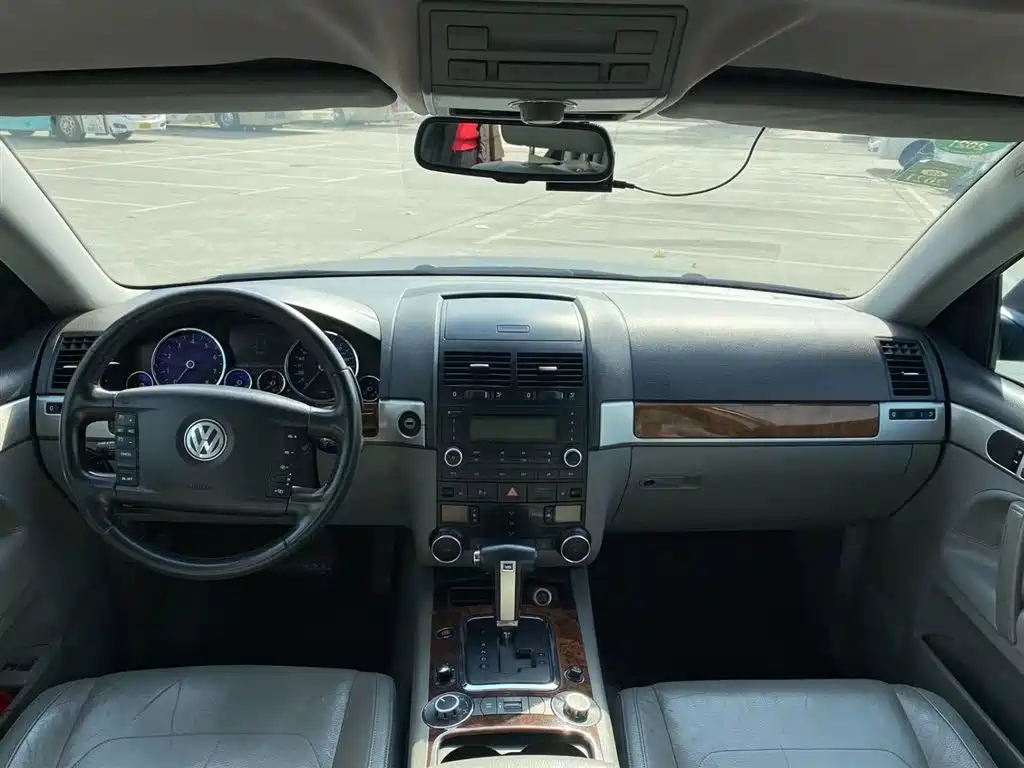 Volkswagen Touareg 2007 3.6L Luxury фото 9