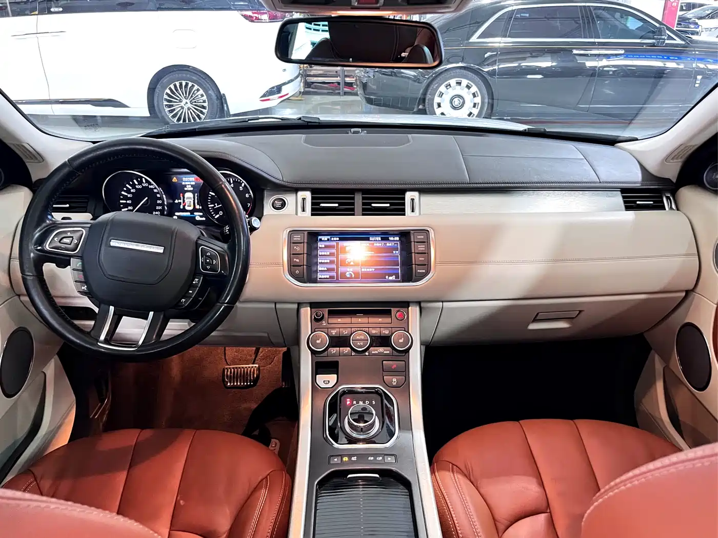Land Rover Range Rover Evoque (Import) 2013 2.0T 5-door Premium Edition фото 9
