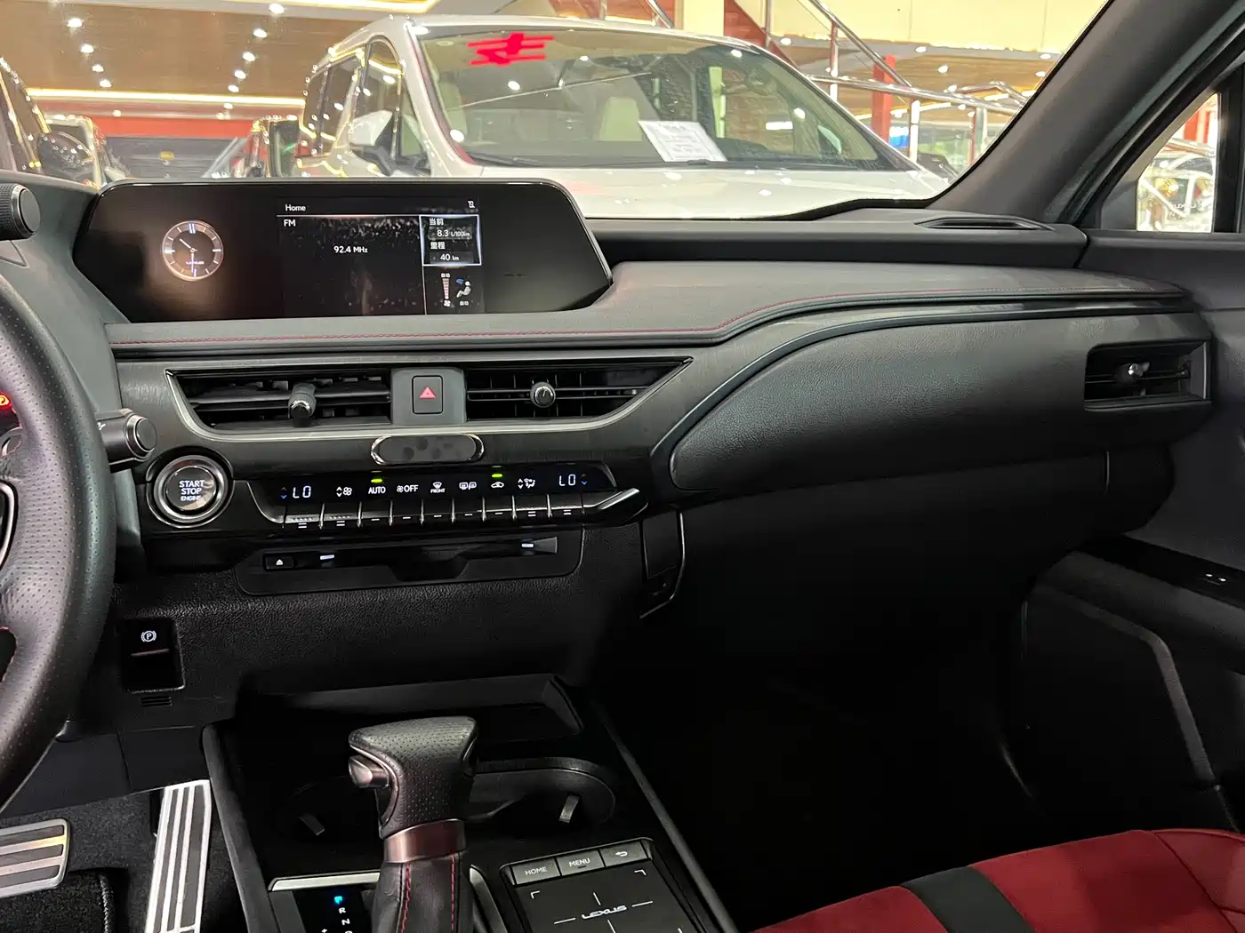 Lexus UX 2019 200 F SPORT Edition фото 13