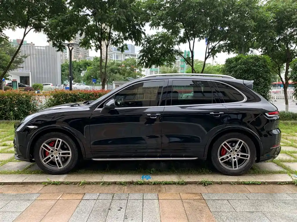 Porsche Cayenne 2011 Cayenne S 4.8L фото 7