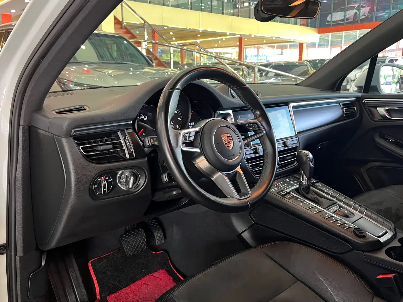 Porsche Macan 2018 Macan 2.0T фото 7