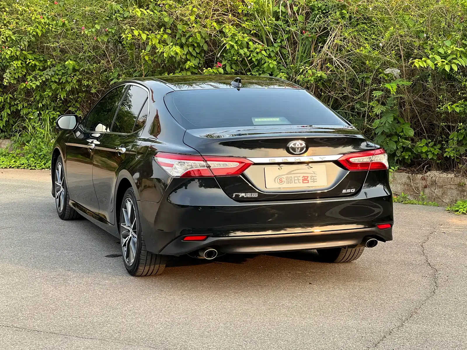 Фото 6 - Toyota Camry