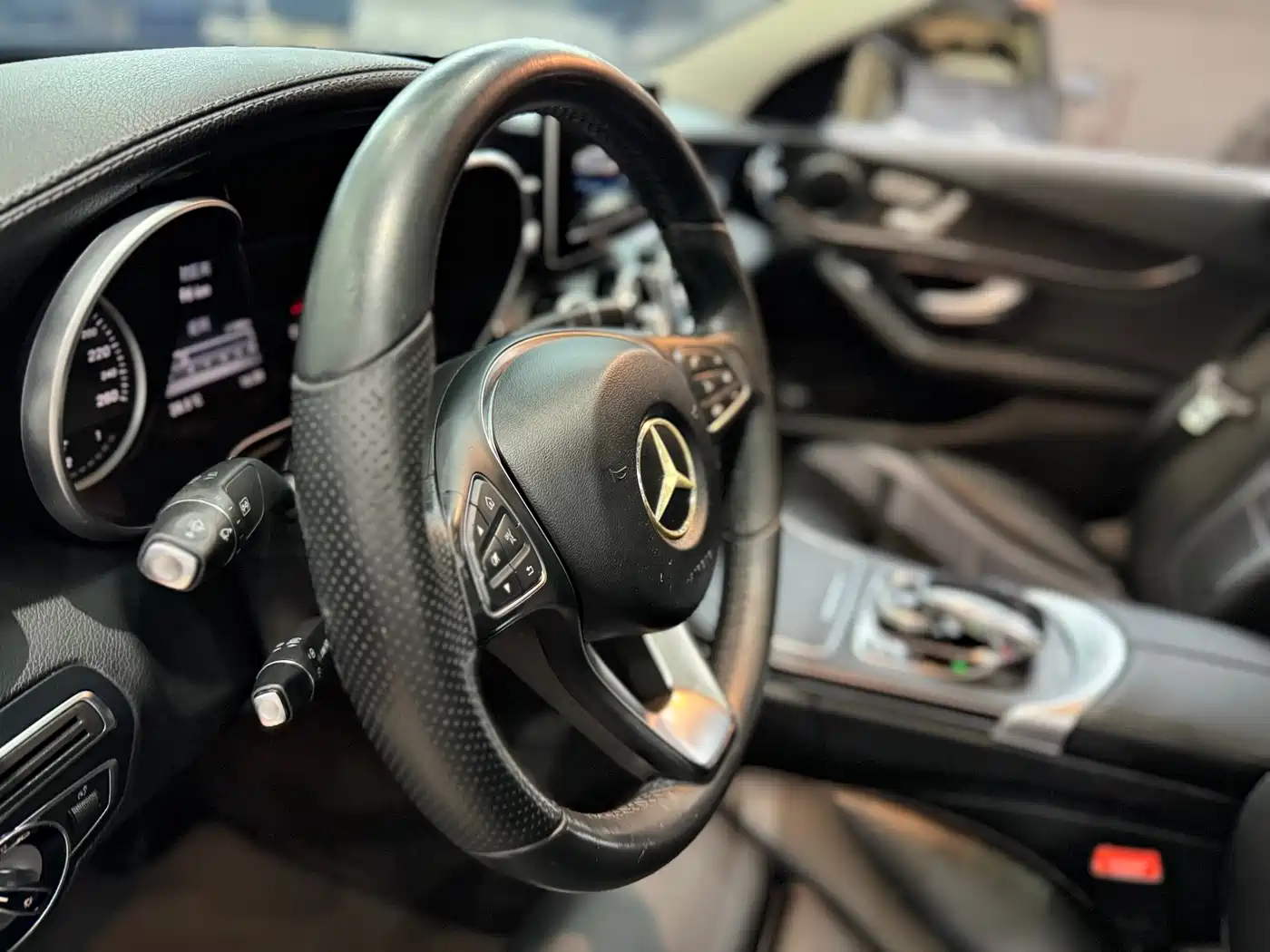 Mercedes-Benz C-Class 2015 Facelift C 200 L Sport фото 14