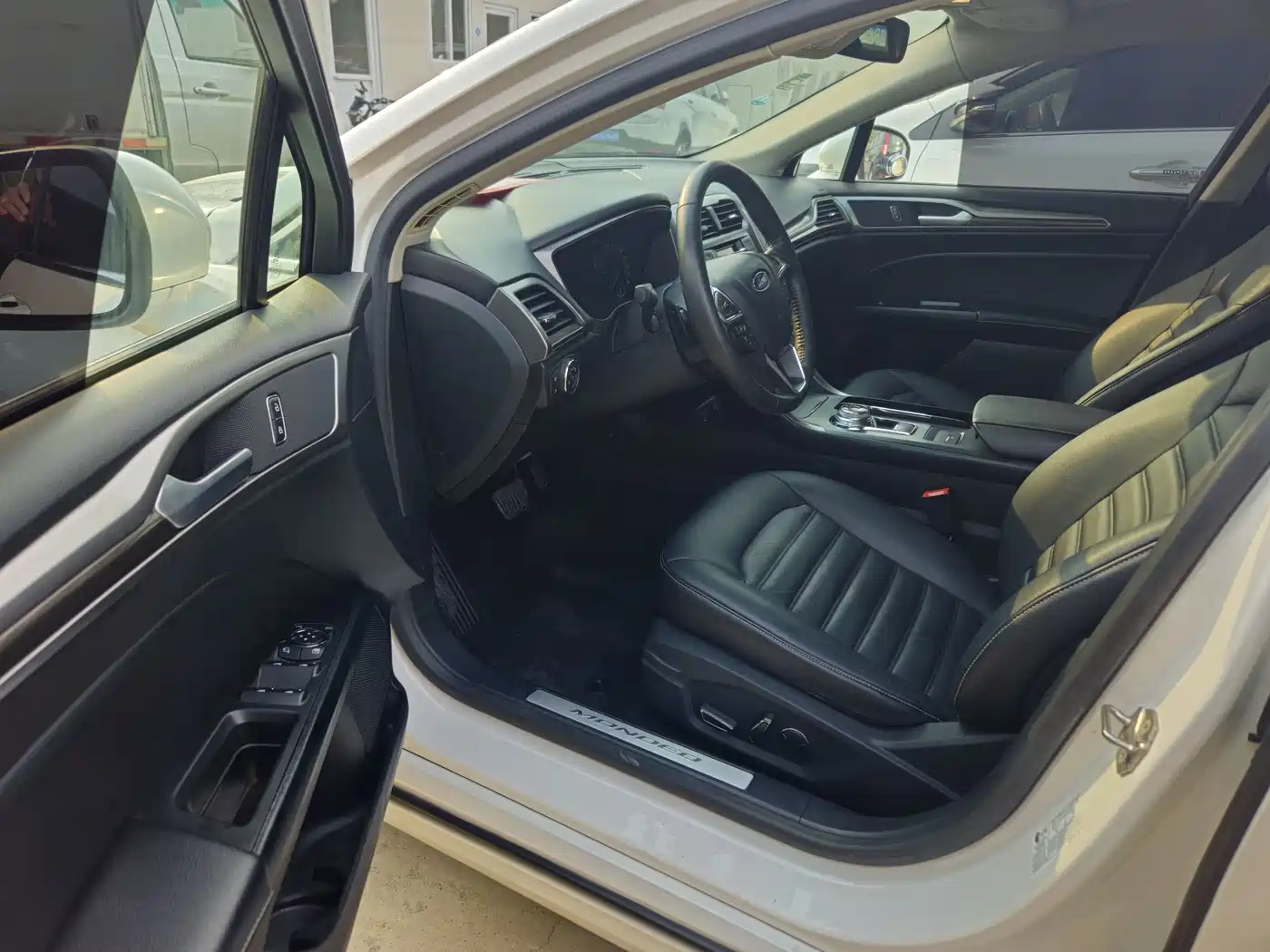 FORD MONDEO