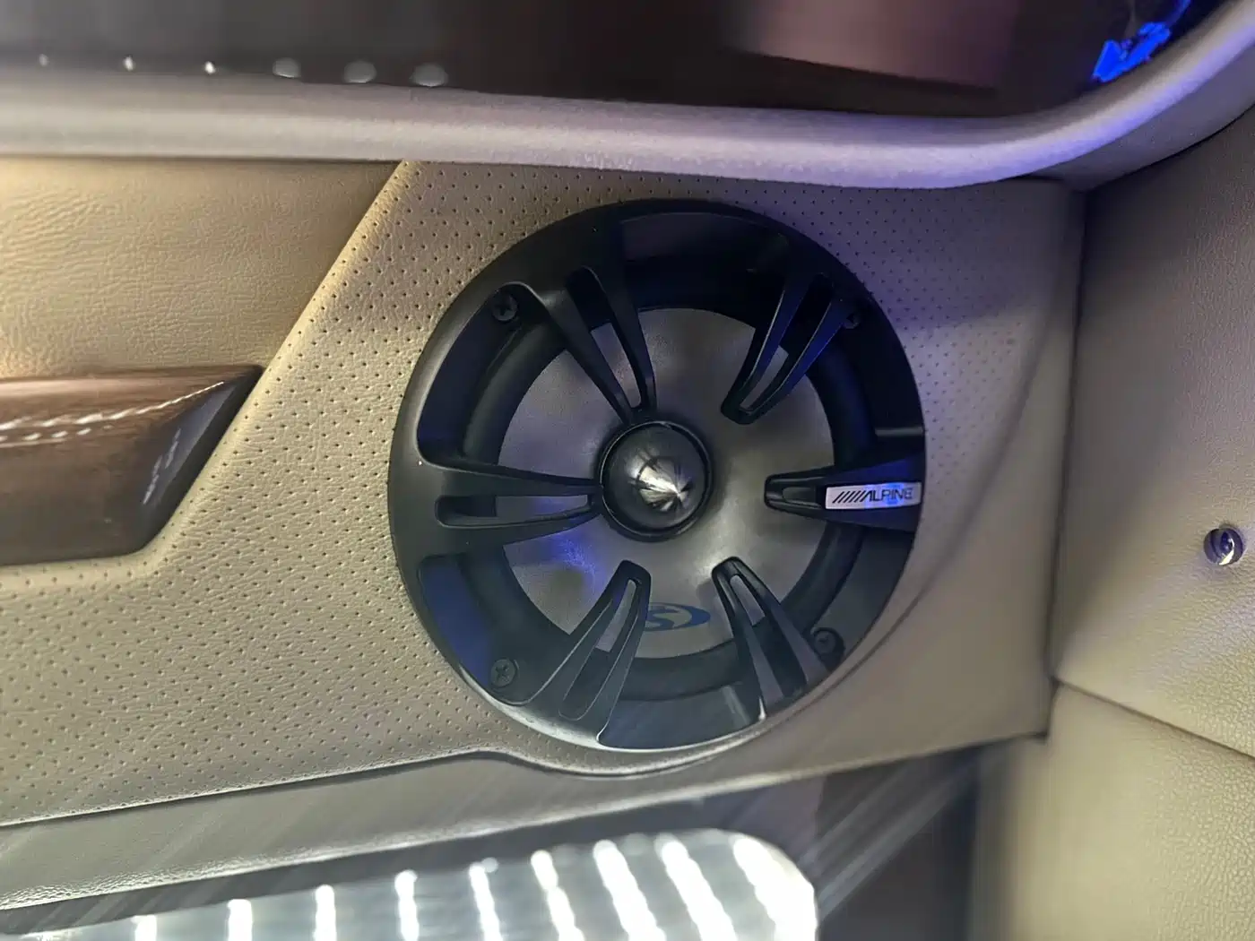 GMC Savana 2013 2013 5.3L Supreme Leader Edition