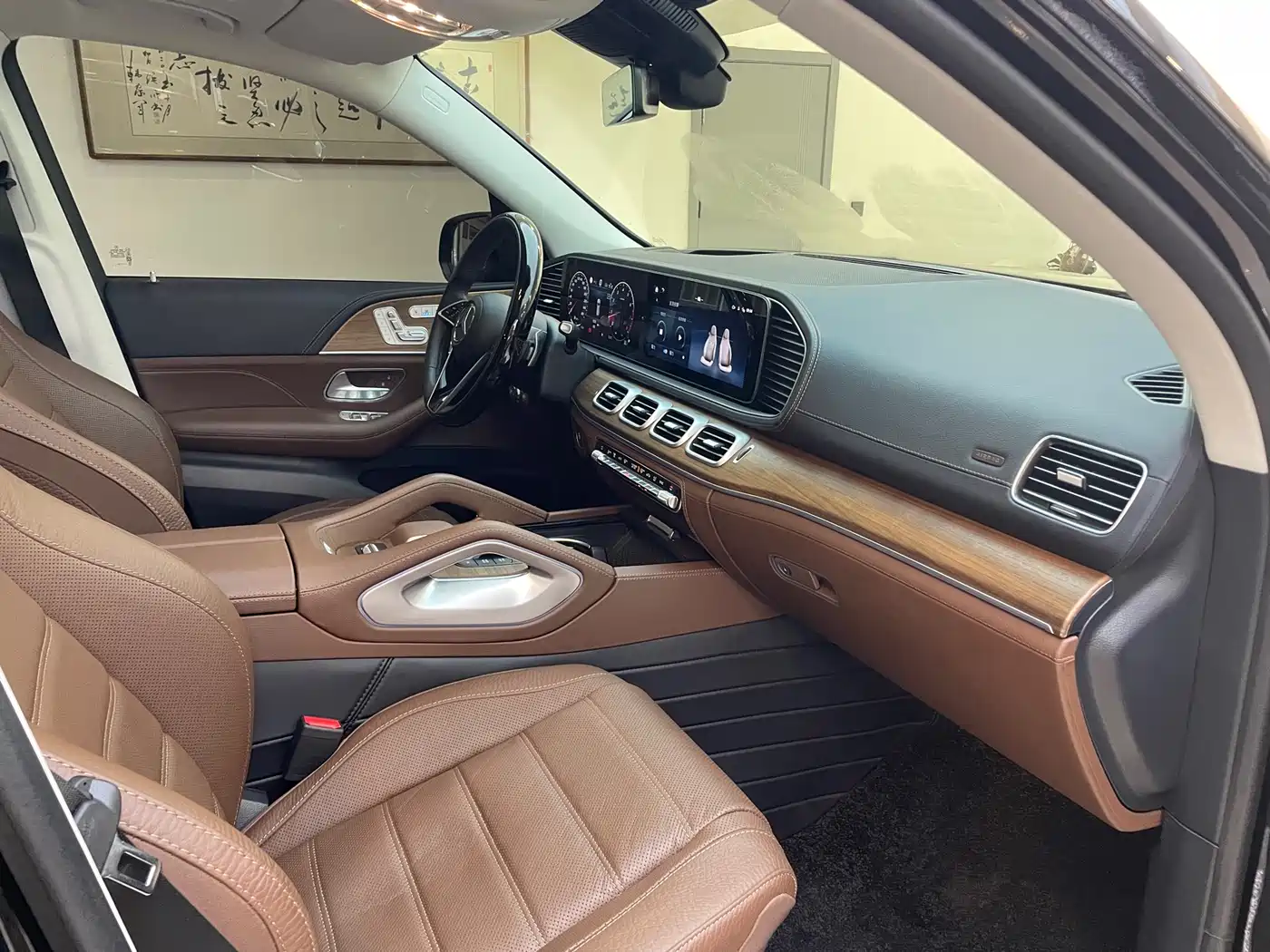 Mercedes-Benz GLS 2024 Model GLS 450 4MATIC Luxury фото 7