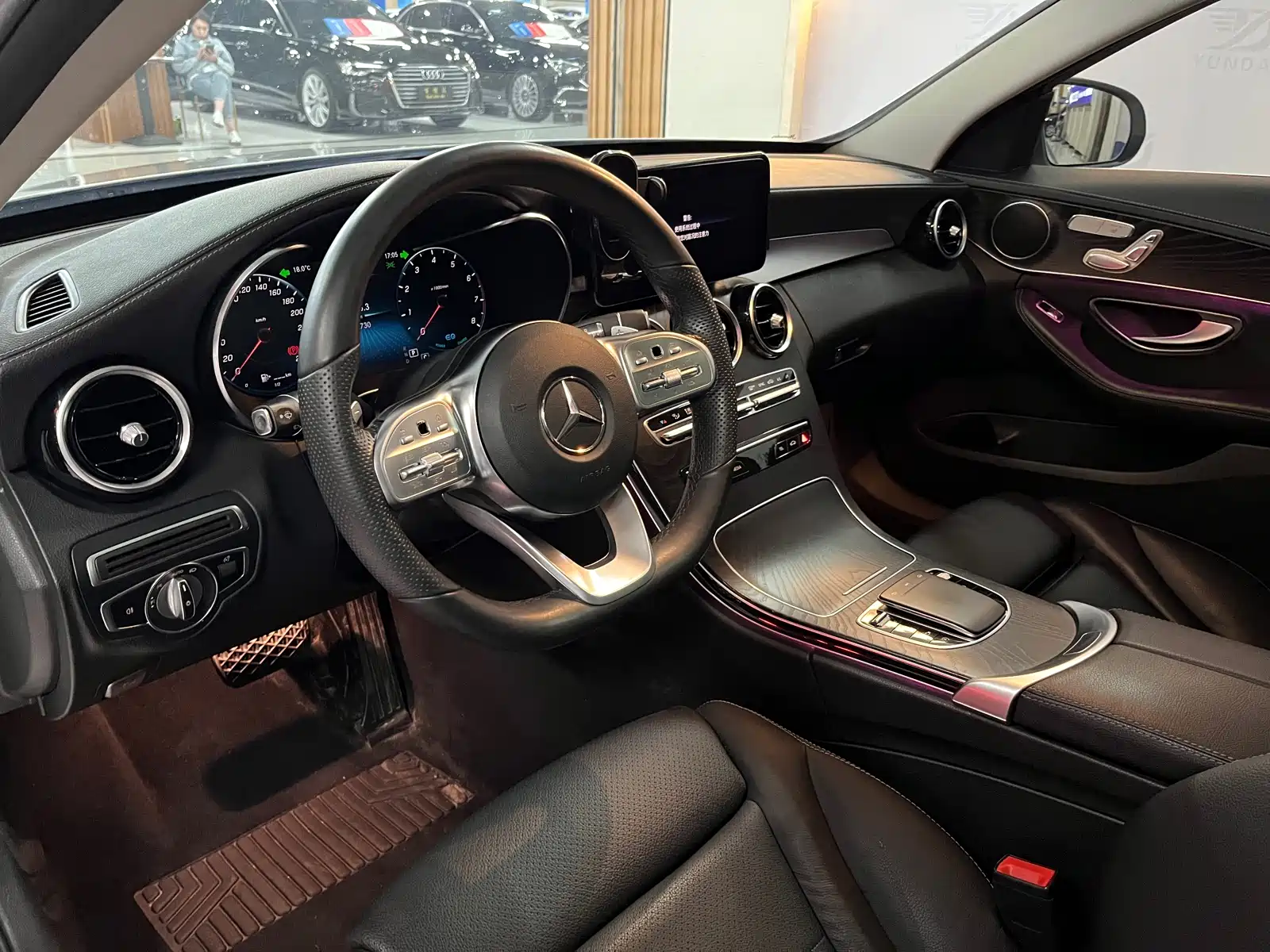 Фото 9 - Mercedes-Benz C-Class