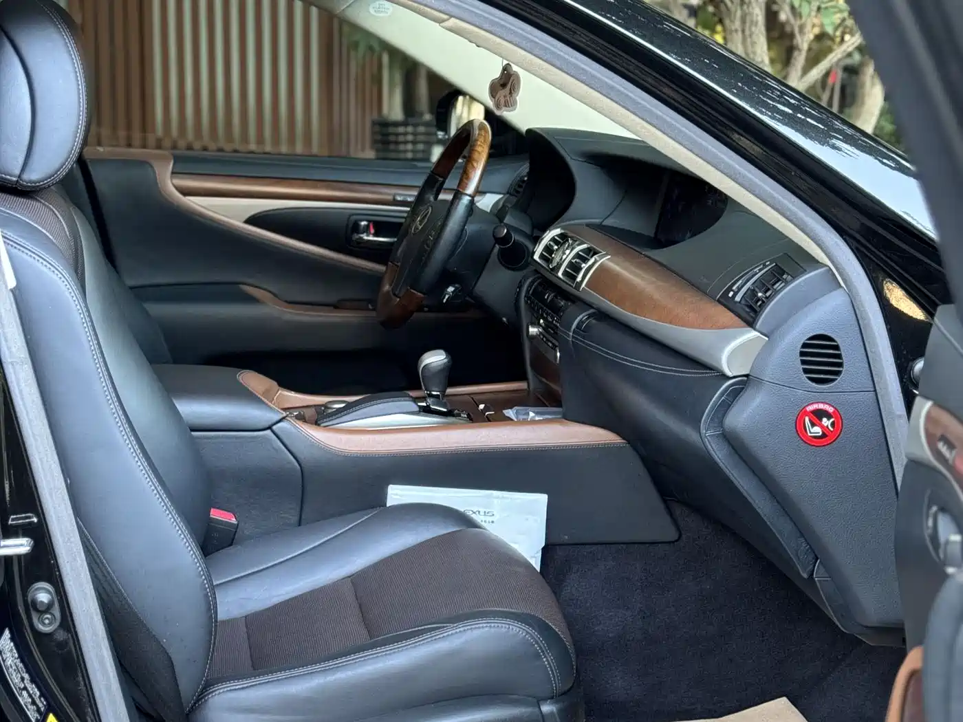 Lexus LS 2014 600hL фото 27