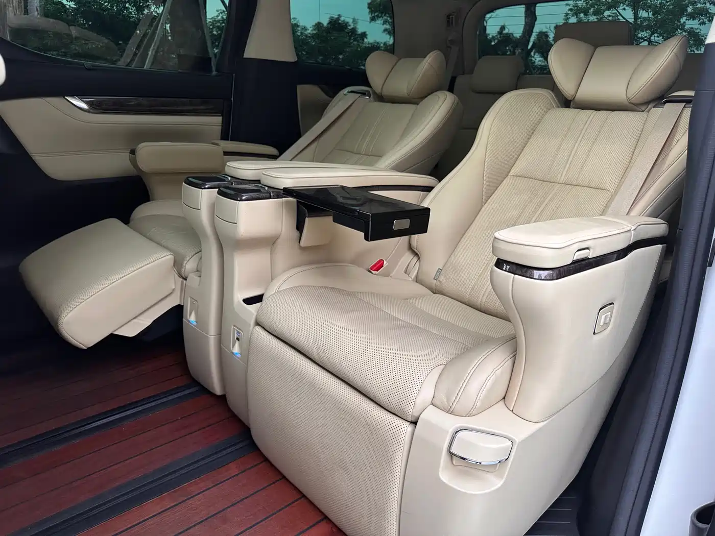 Toyota Alphard 2020 Hybrid 2.5L Premium Edition фото 15