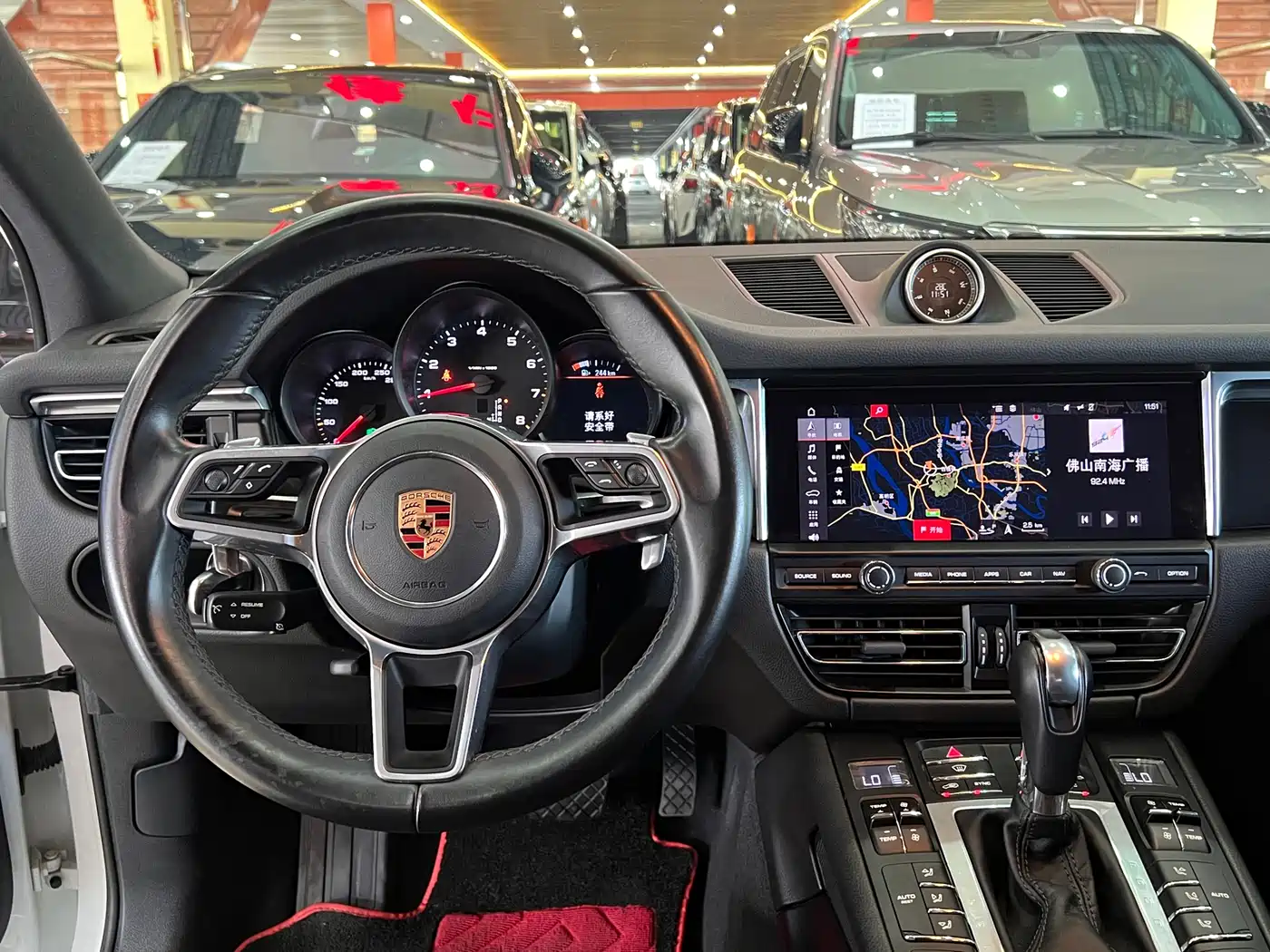 Porsche Macan 2018 Macan 2.0T фото 9