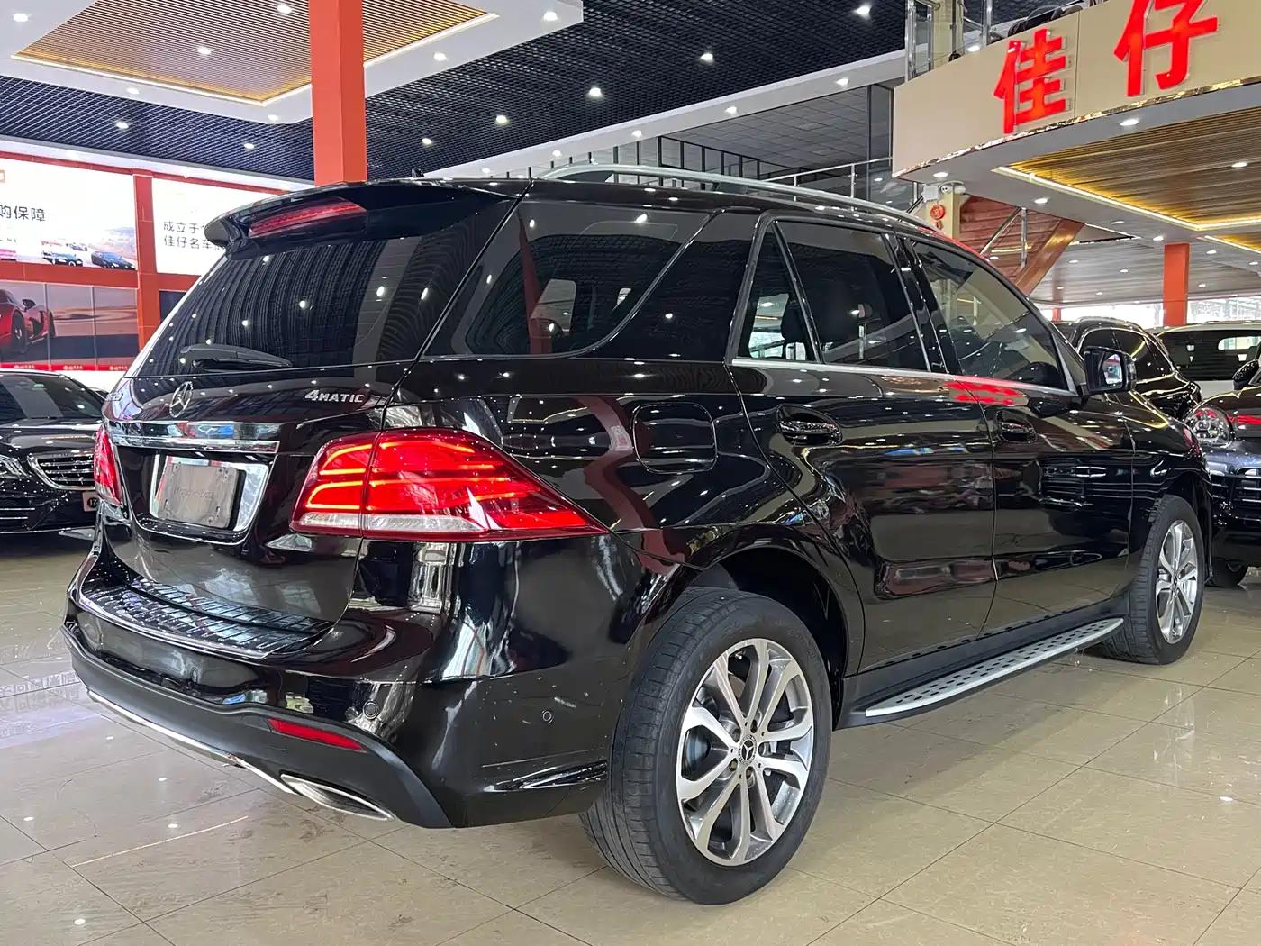 Mercedes-Benz GLE 2016 GLE 320 4MATIC Luxury фото 4