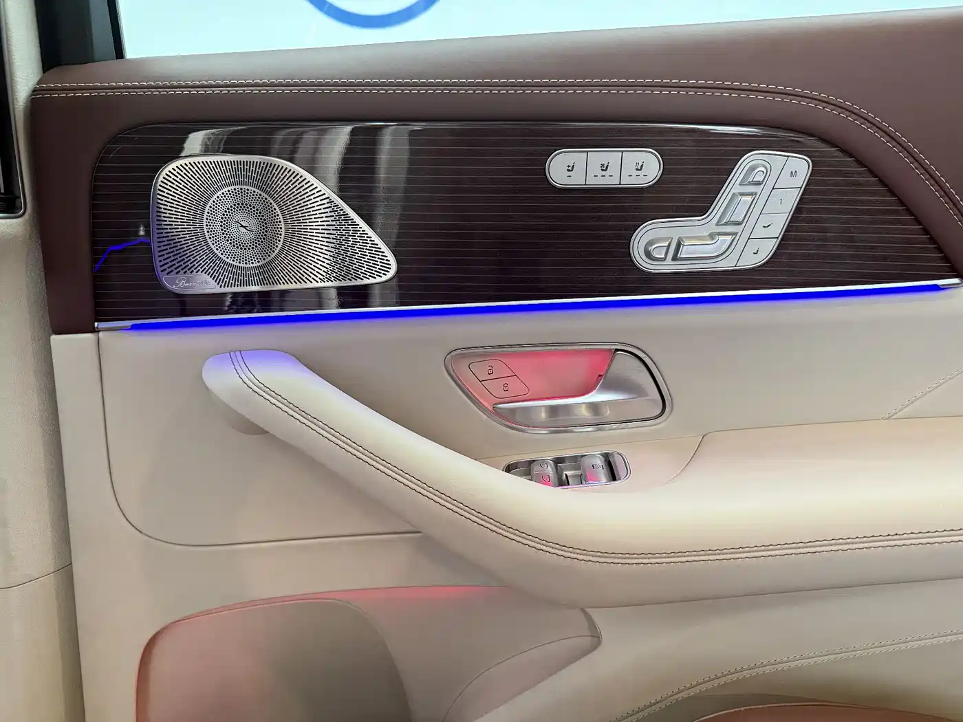 Mercedes-Benz Maybach GLS 2022 GLS 600 4MATIC Ceremony Edition фото 14