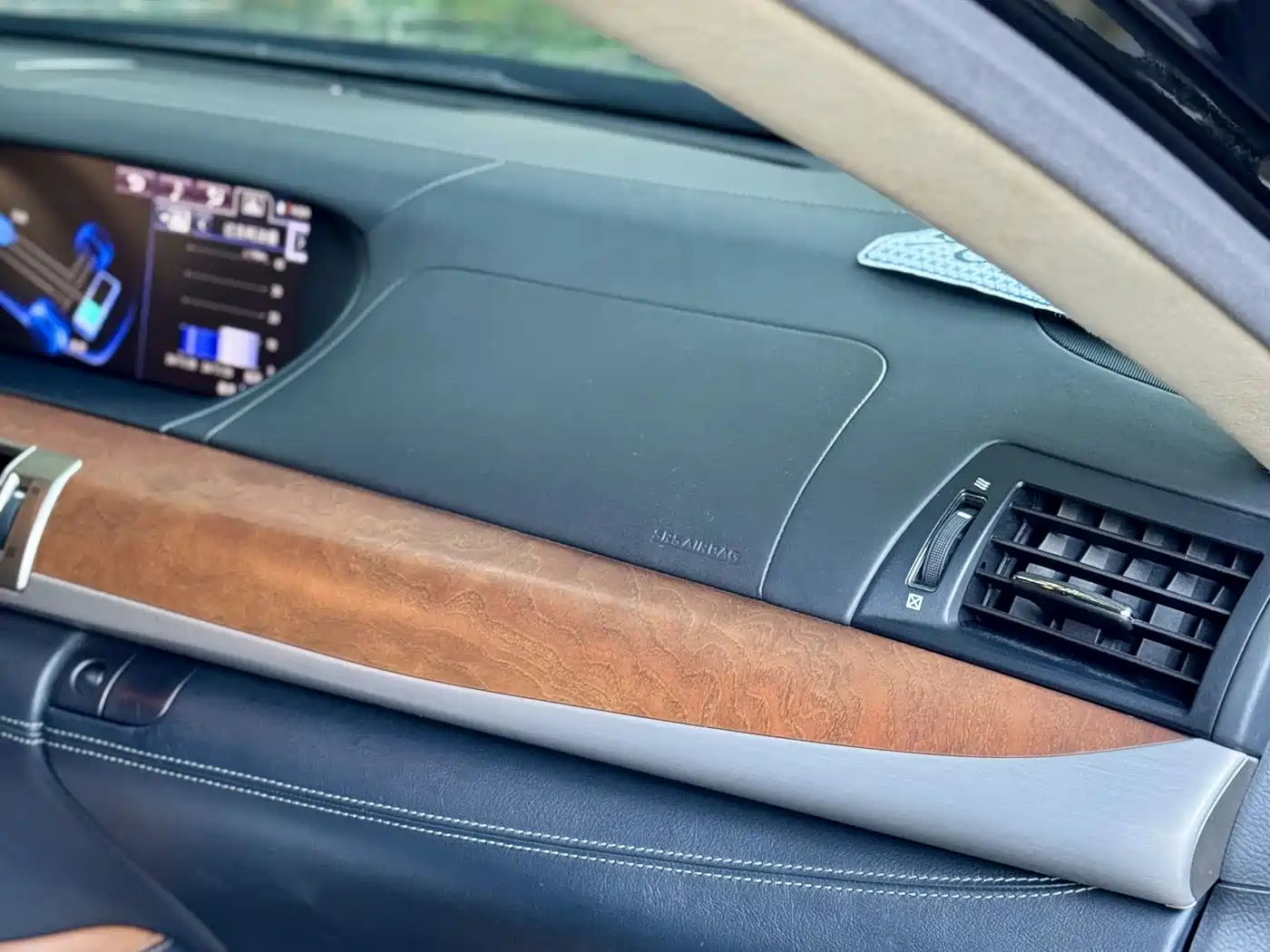 Lexus LS 2014 600hL фото 28