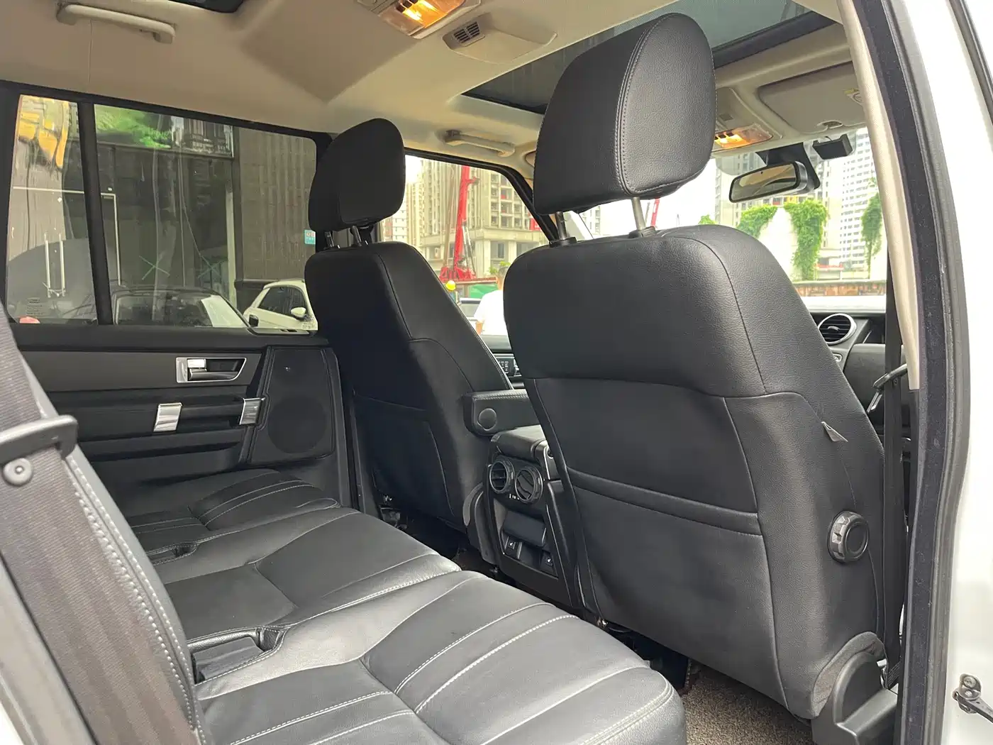 Land Rover Discovery 2014 3.0 SC V6 SE фото 7