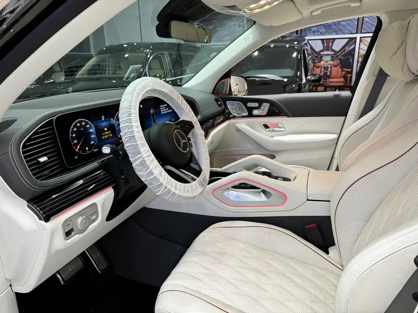 Mercedes-Benz GLS 2024 Model GLS 450 4MATIC Luxury фото 4
