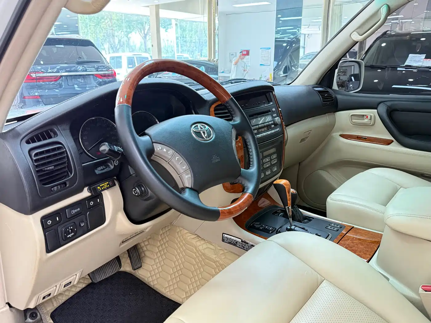 Toyota Land Cruiser 2005 4.7L Automatic VX-R фото 9