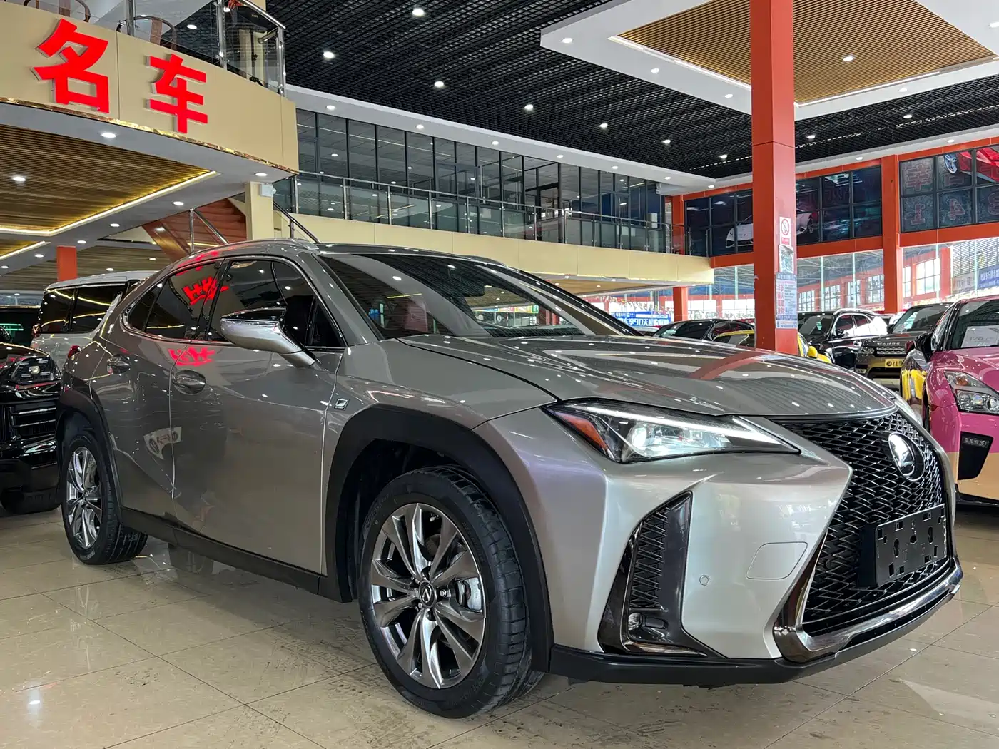 Lexus UX 2019 200 F SPORT Edition фото 3