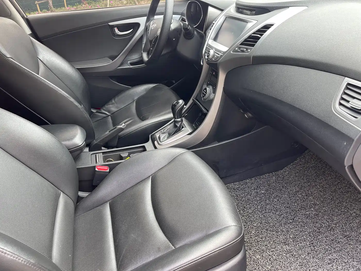 Hyundai Langdong 2015 1.6L Auto Exclusive фото 16