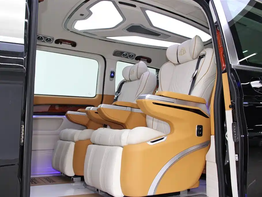 Mercedes-Benz Vito 2023 2.0T Business 7-Seater фото 21