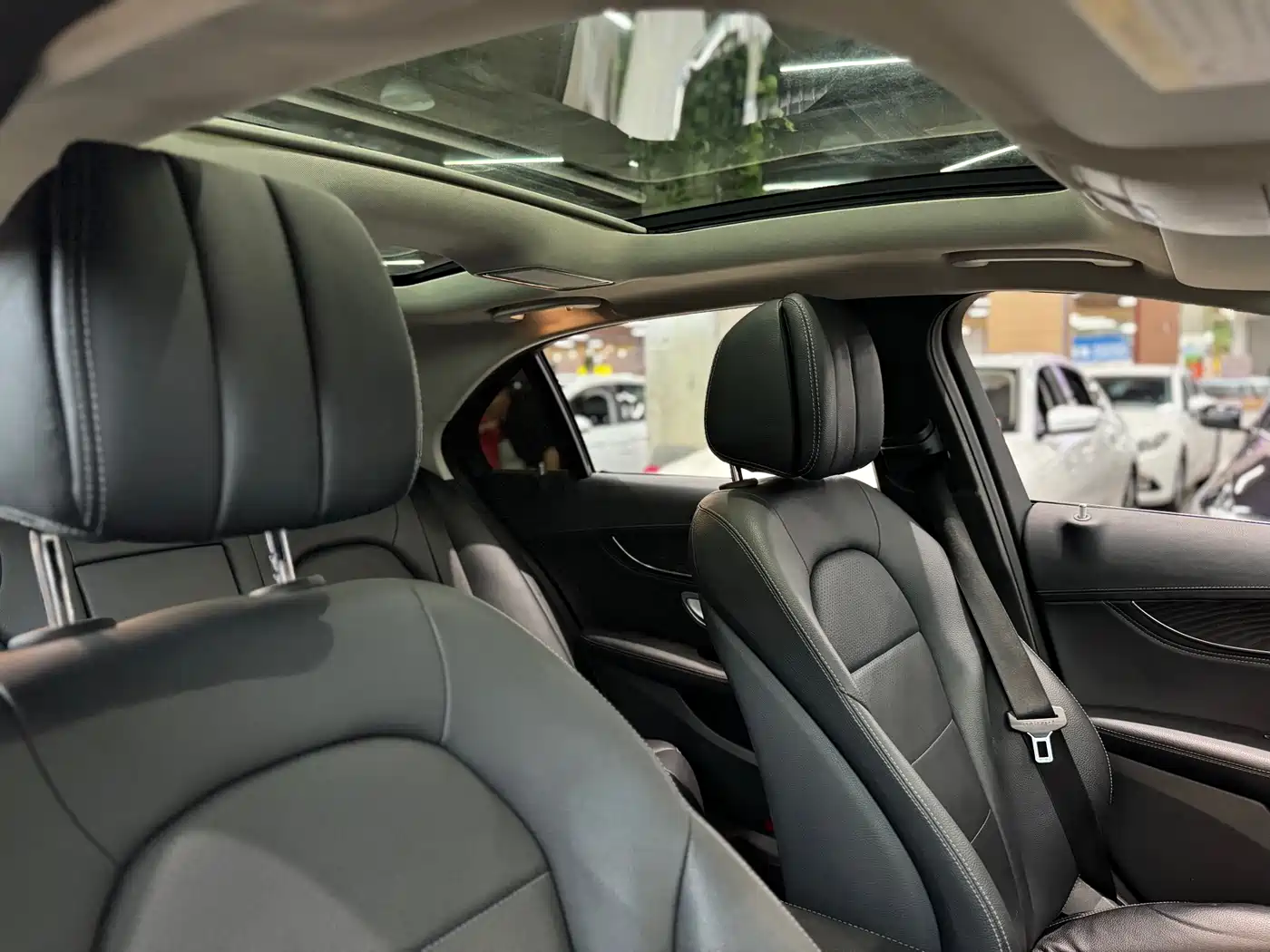 Mercedes-Benz C-Class 2015 Facelift C 200 L Sport фото 34