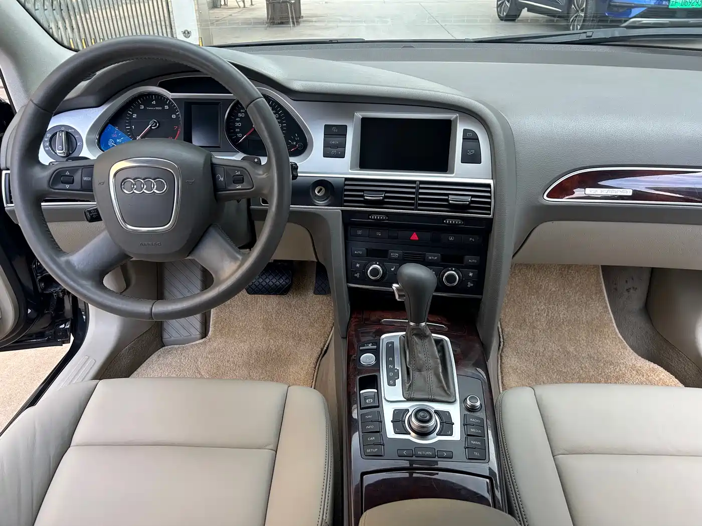 Audi A6L 2009 3.0 TFSI quattro Luxury фото 14