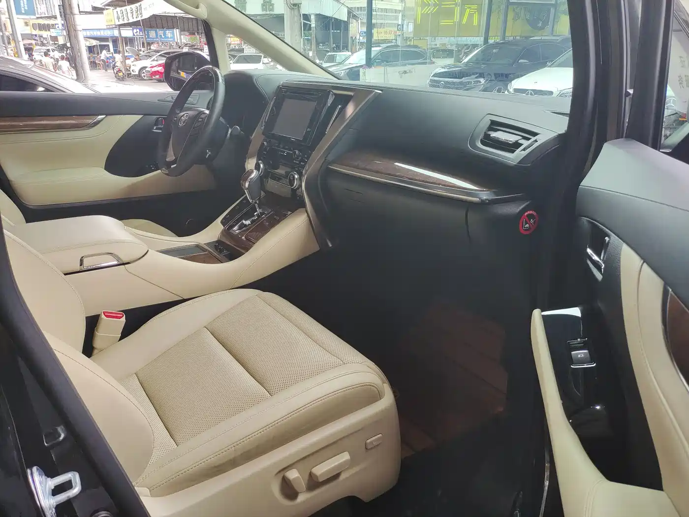 Toyota Alphard 2018 3.5L Premium фото 7