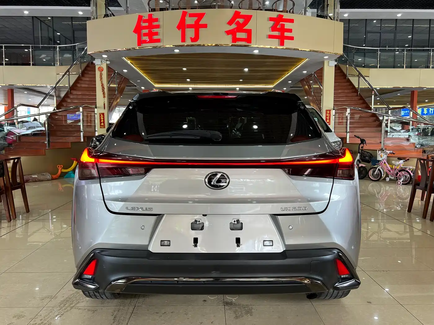 Lexus UX 2019 200 F SPORT Edition фото 5
