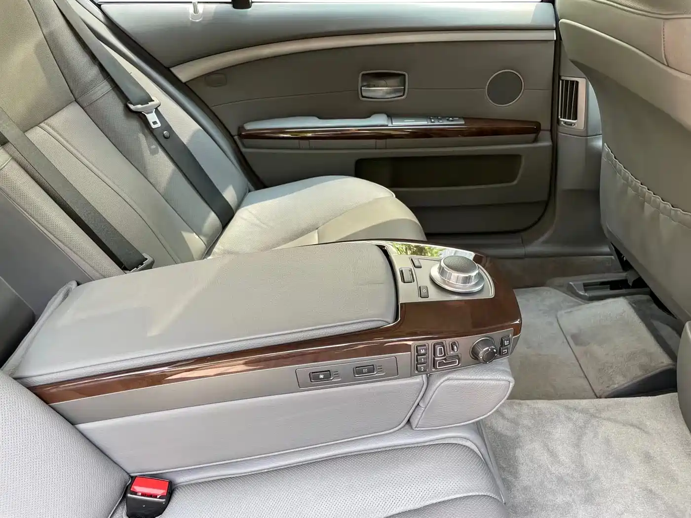 BMW 7 Series 2005 Model 730Li фото 6