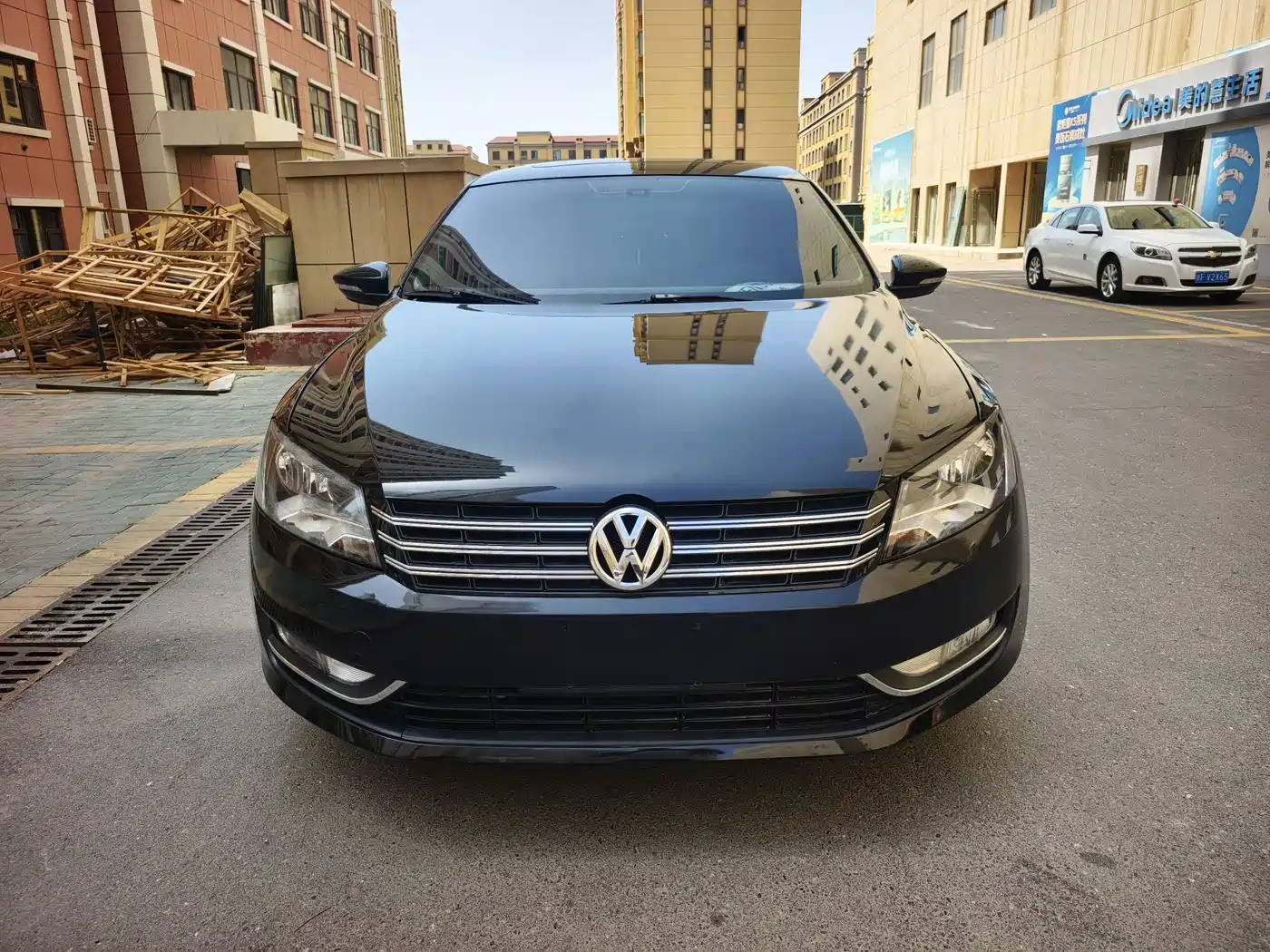 Volkswagen Passat 2014 1.8TSI DSG Luxury Edition фото 2