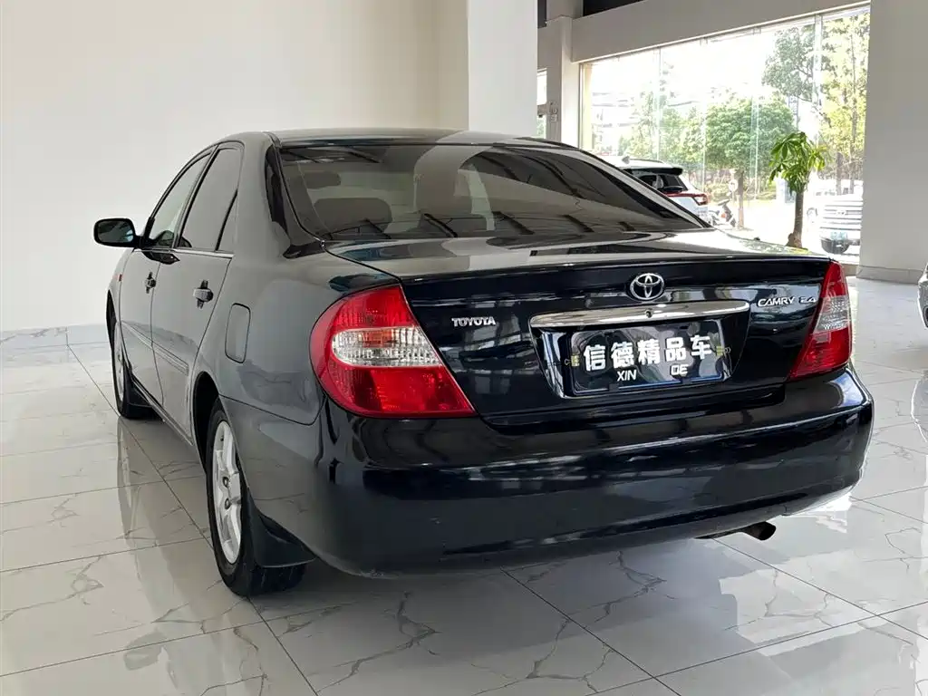 Toyota фото 5