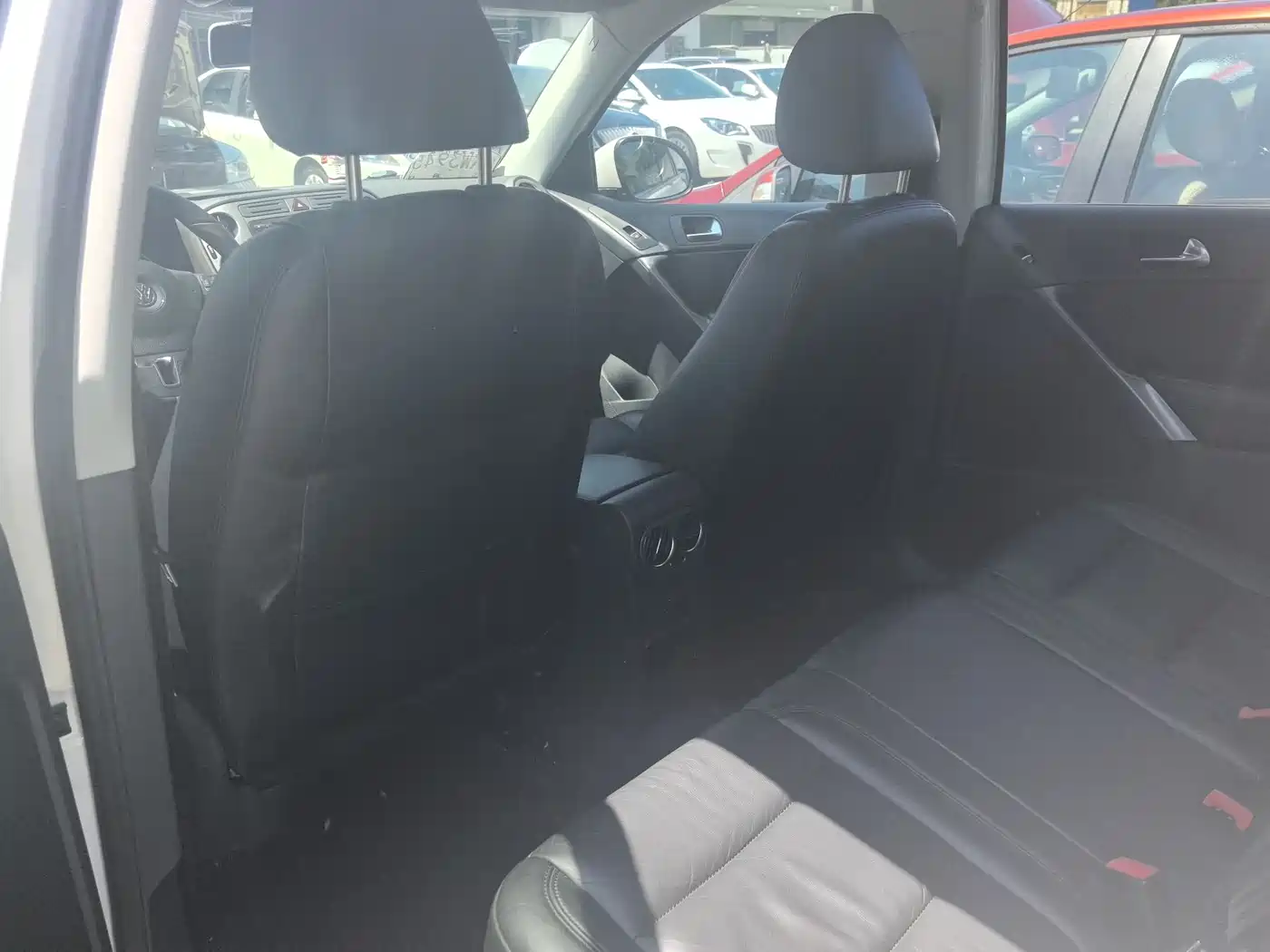 Volkswagen Tiguan 2010 1.8TSI Automatic 2WD Urban фото 9