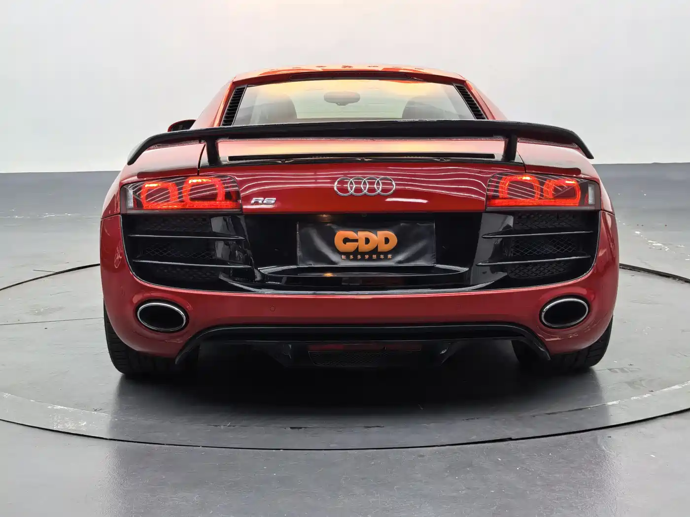 Audi R8 2010 5.2 FSI quattro фото 7