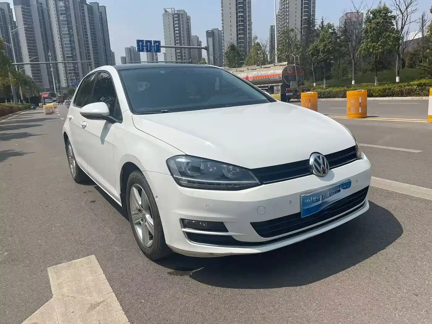 Volkswagen Golf 2016 230TSI Automatic Comfort фото 3