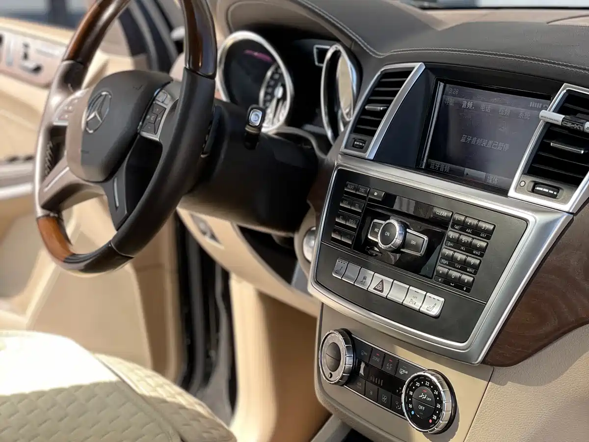 Mercedes-Benz GL-Class 2013 GL 500 4MATIC фото 15
