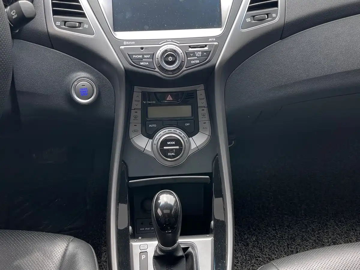 Hyundai Langdong 2015 1.6L Auto Exclusive фото 12