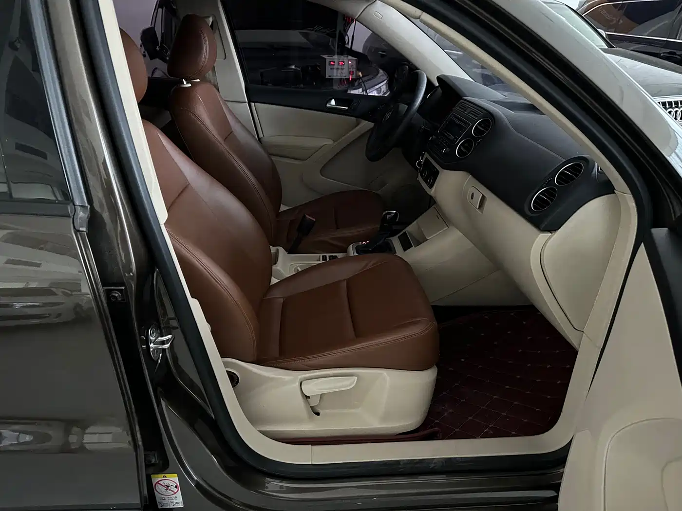 Volkswagen Tiguan 2015 1.8TSI Automatic 2WD Trendline фото 7