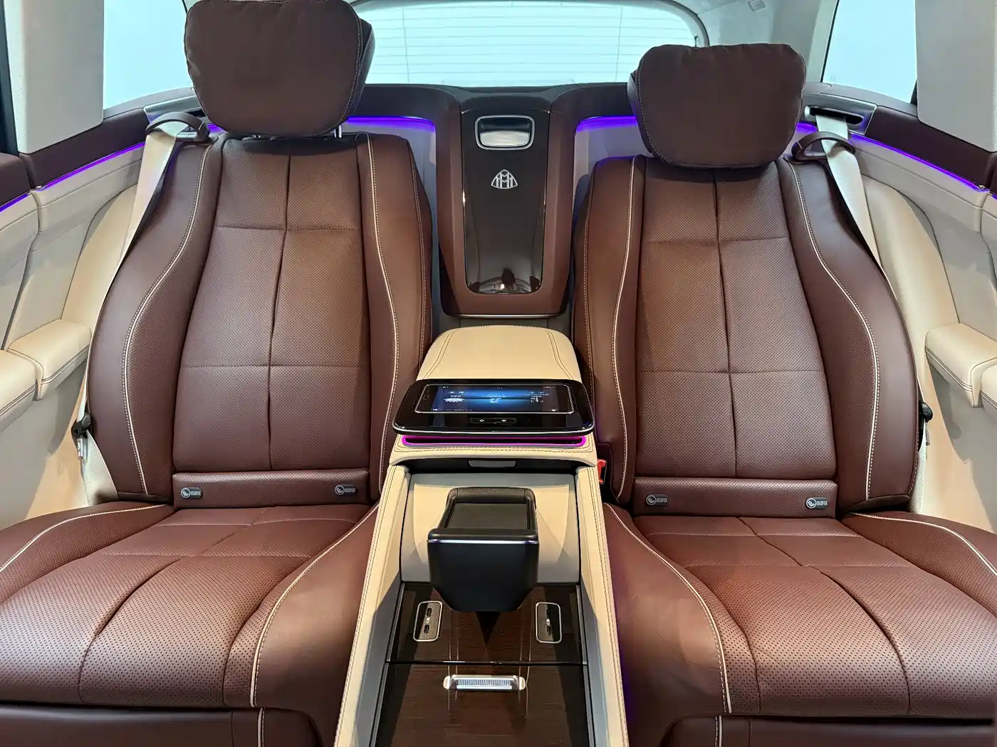 Mercedes-Benz Maybach GLS 2022 GLS 600 4MATIC Ceremony Edition фото 10