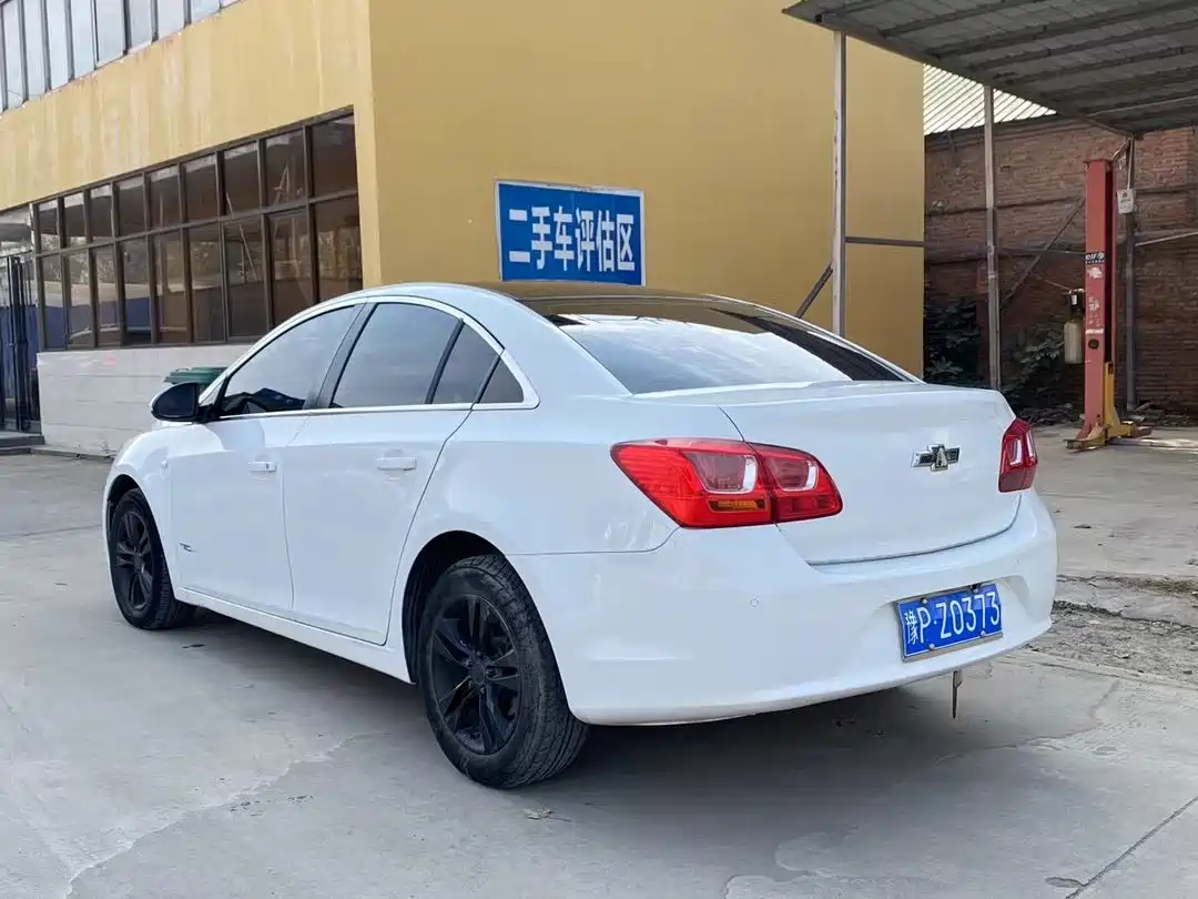 Chevrolet Cruze 2015 1.5L Classic SE AT фото 4
