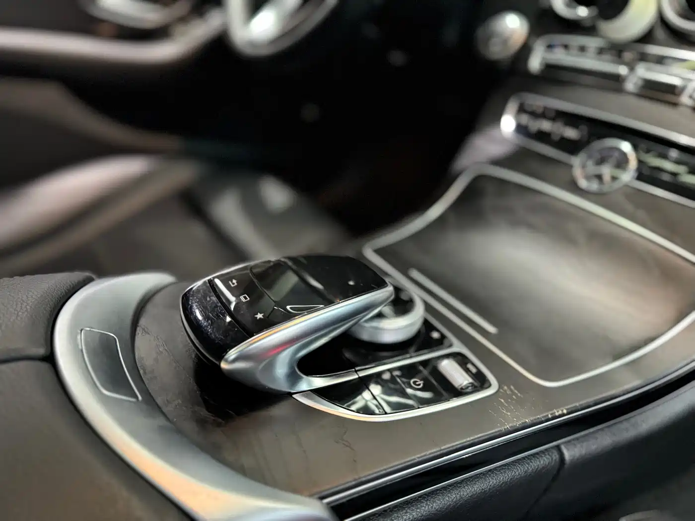 Mercedes-Benz C-Class 2015 Facelift C 200 L Sport фото 31