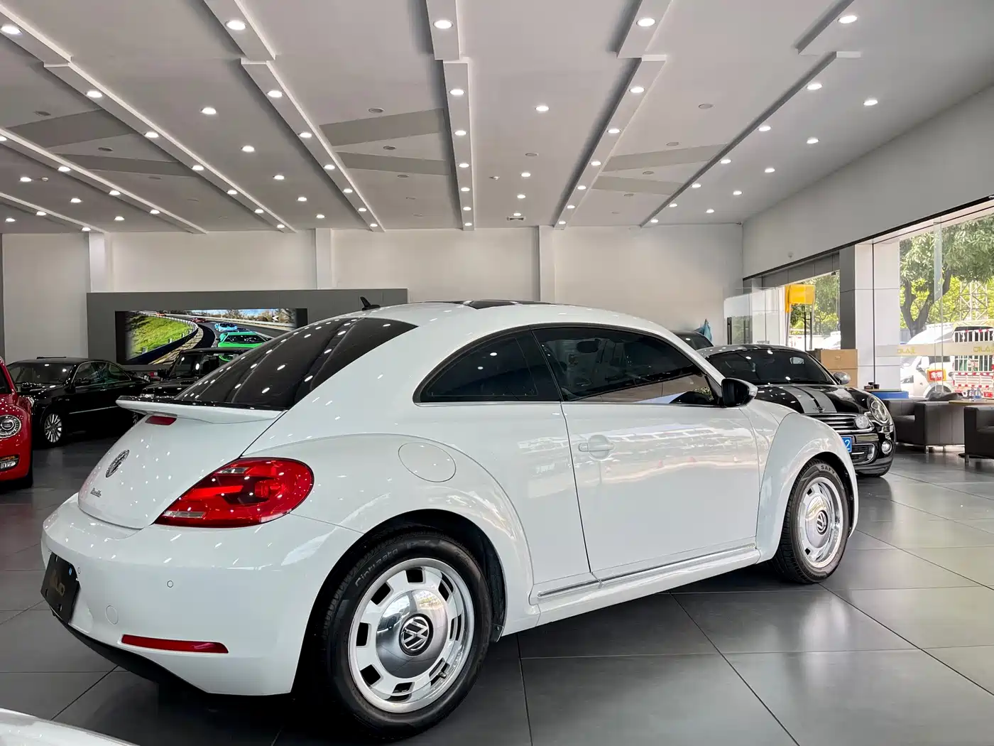 Volkswagen Beetle 2015 180TSI фото 15