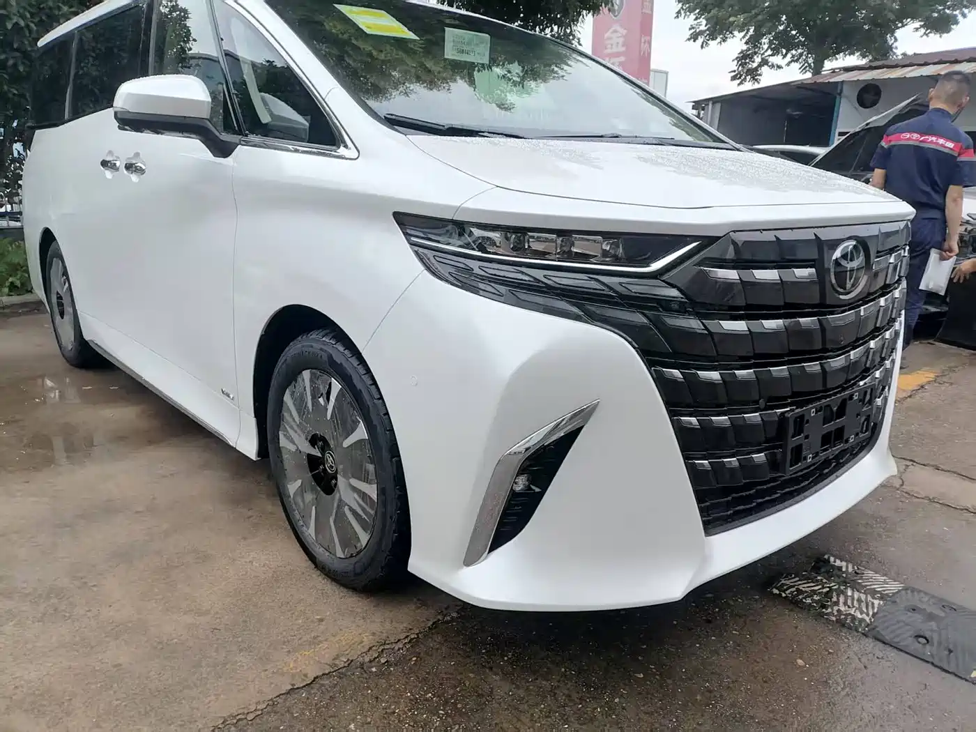 Toyota Alphard 2024 Hybrid 2.5L Prestige Edition фото 3