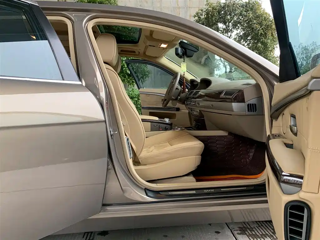 BMW 7 Series 2008 Model 730Li Leading фото 13