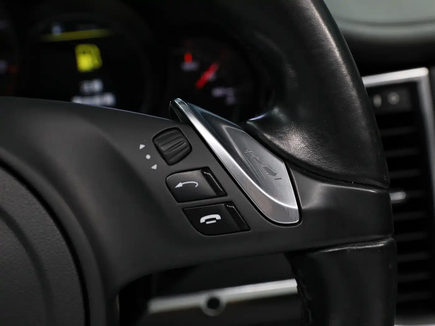 Porsche Panamera 2010 Panamera 4 3.6L фото 23